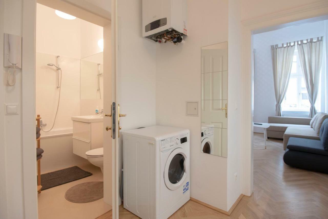 Living - Friedmanngasse * Vienna